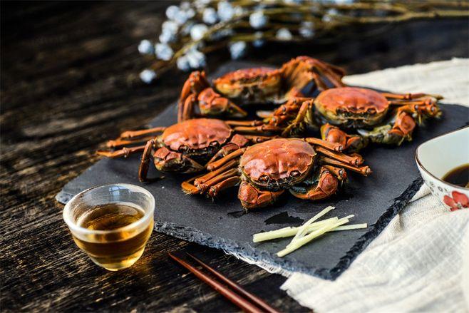 夜幕下的守护者：水文尖兵梅江彻夜战洪峰